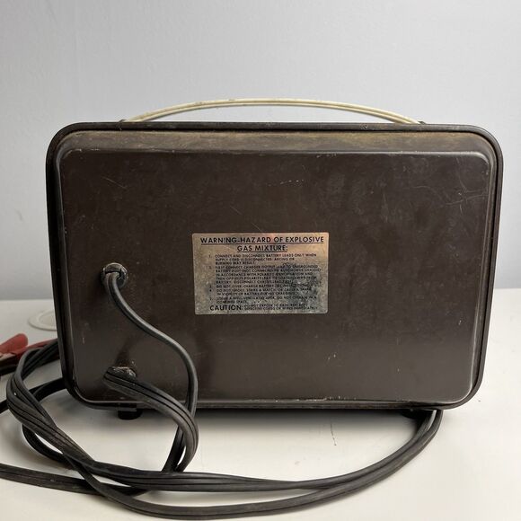 Vintage Sears Best 12 Volt Fully Automatic 8 AMP Battery Charger 608.71280 - Picture 3 of 8